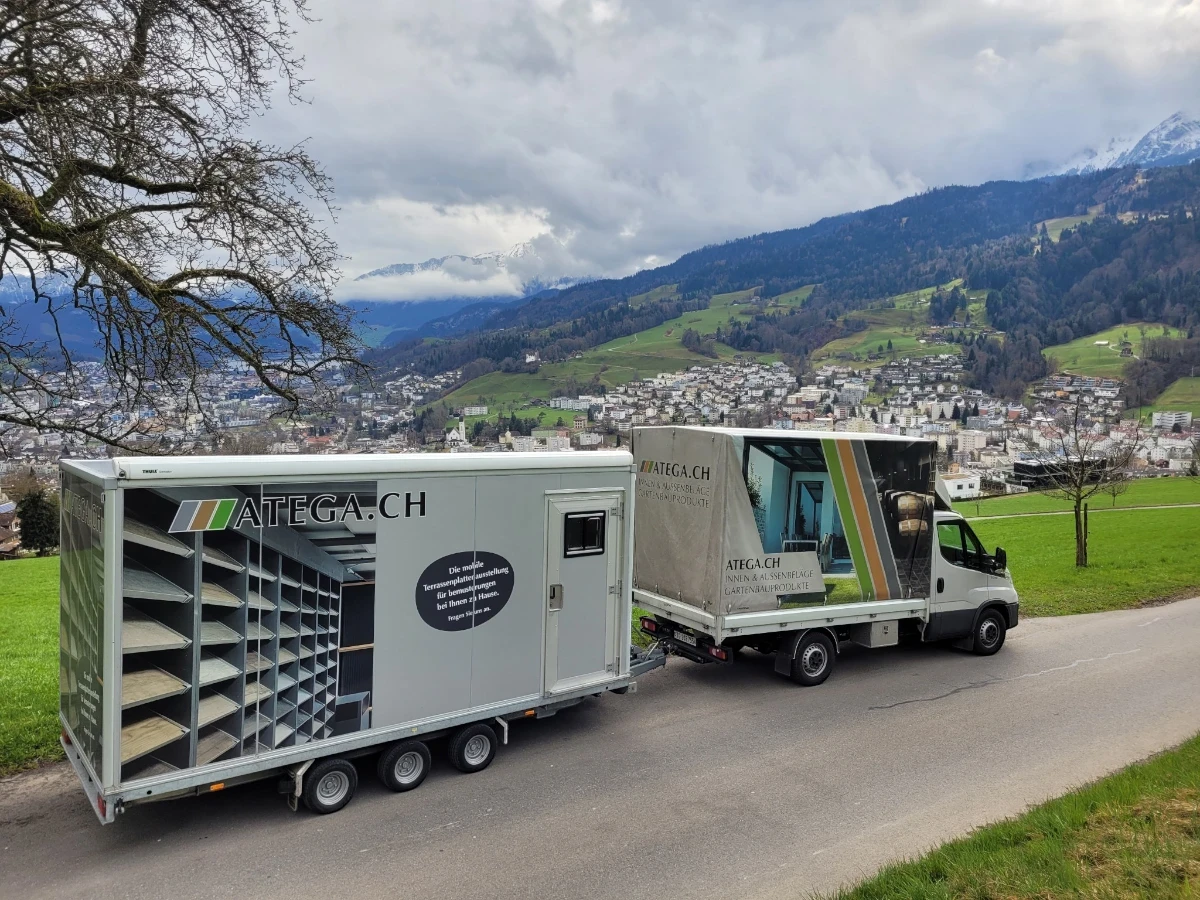Ausstellung Hombrechtikon – Wand mit Materialmustern